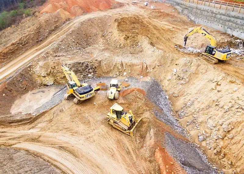 Earthworks underway on a UN!Q programme in the UAE